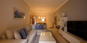 Charming apartment Galatsi for 5